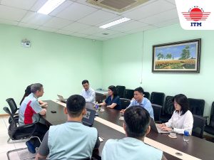 Kết hợp giữa nhà trường và doanh nghiệp